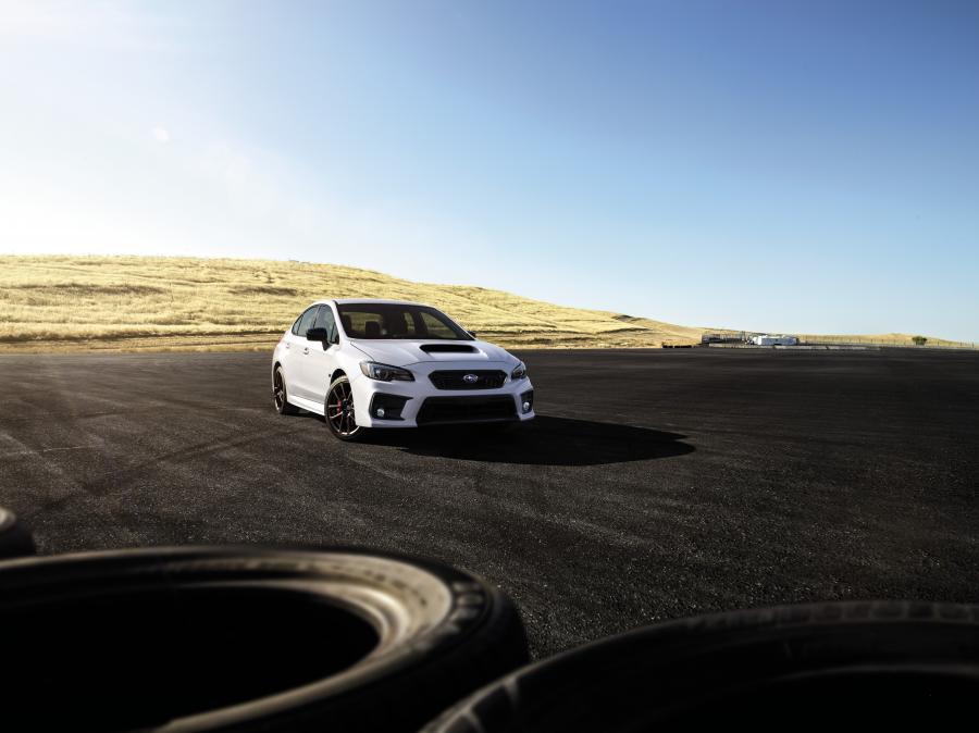  Subaru WRX Series.White 2019 года  (NA) (фото 1 из 8)